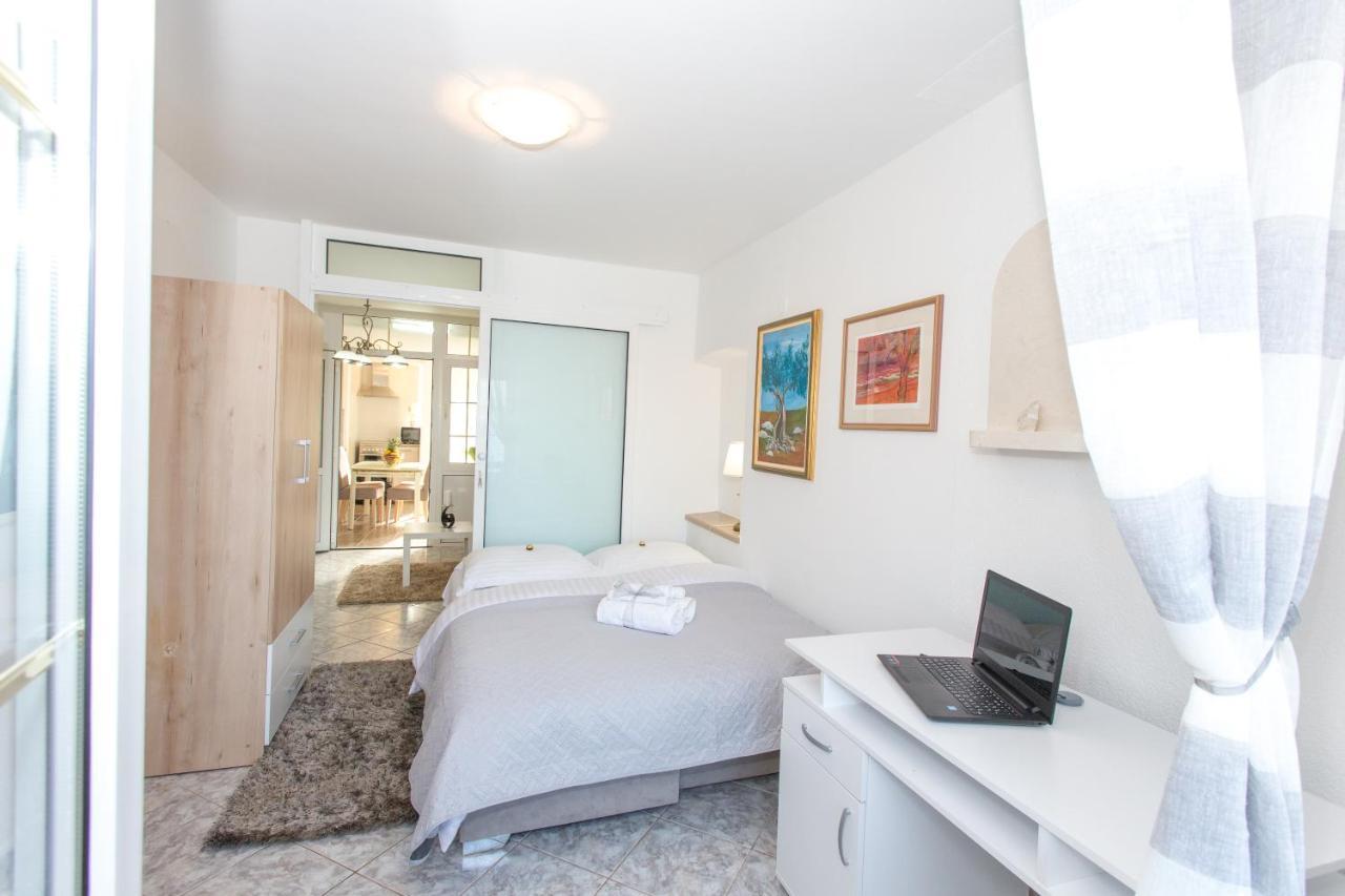 סוטיבאן Apartments Desiree מראה חיצוני תמונה